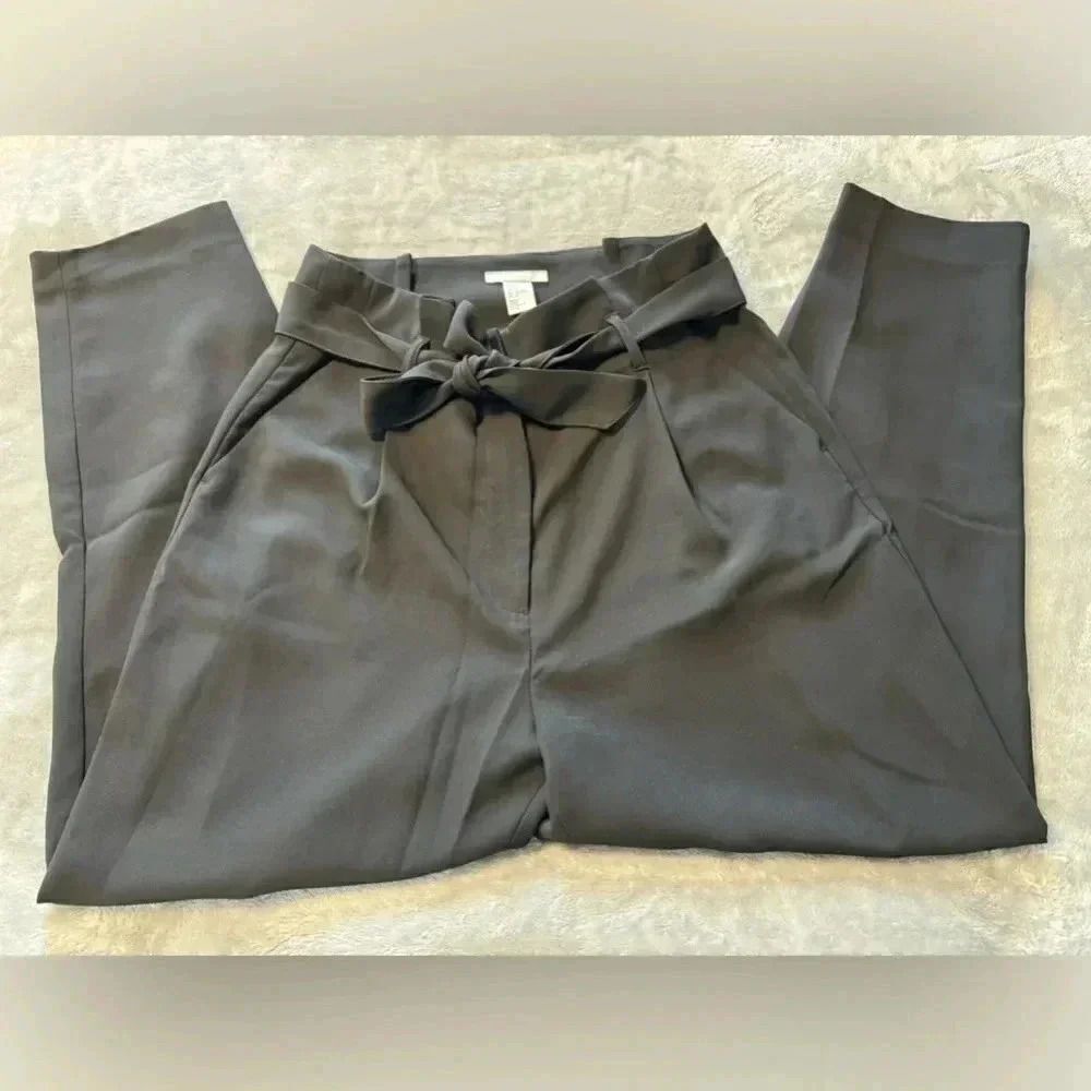 H&M High Rise Pleated Paperbag Pants | Belted Pants| | Size 8 | Color Black